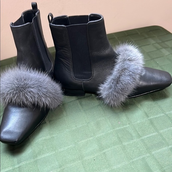 Dymonlatry Elegant Black Leather Ankle Boots with Fur Trim - Picture 9 of 14